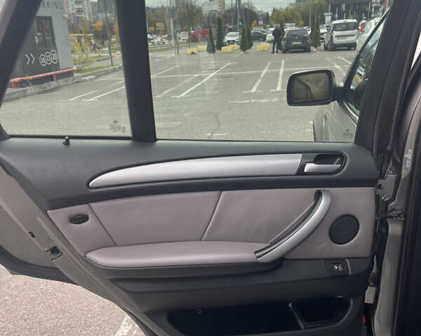 Серый БМВ Х5, объемом двигателя 3 л и пробегом 443 тыс. км за 11200 $, фото 18 на Automoto.ua