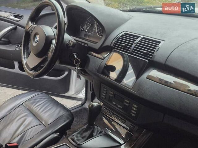 Серый БМВ Х5, объемом двигателя 4.4 л и пробегом 301 тыс. км за 9500 $, фото 19 на Automoto.ua