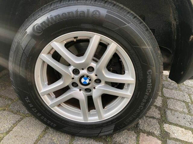 Серый БМВ Х5, объемом двигателя 3 л и пробегом 140 тыс. км за 3800 $, фото 6 на Automoto.ua