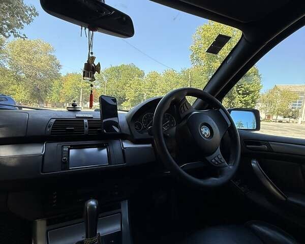 Серый БМВ Х5, объемом двигателя 0 л и пробегом 300 тыс. км за 5000 $, фото 8 на Automoto.ua