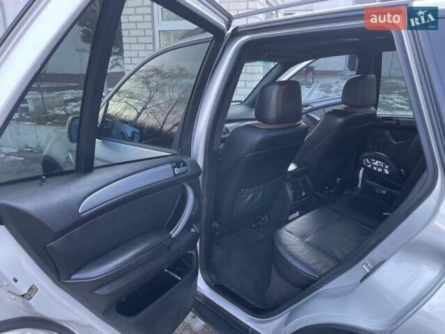 Серый БМВ Х5, объемом двигателя 3 л и пробегом 375 тыс. км за 10500 $, фото 25 на Automoto.ua