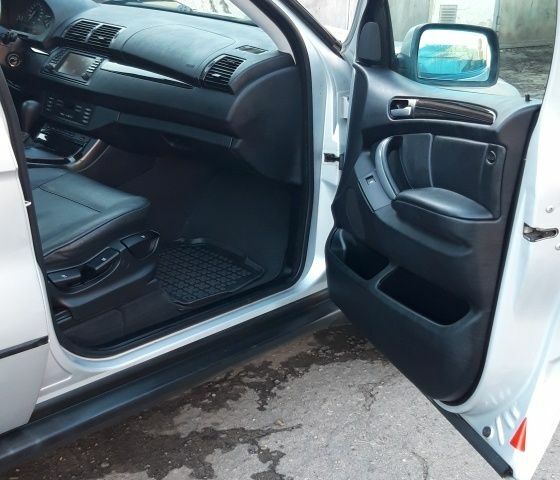 Серый БМВ Х5, объемом двигателя 3 л и пробегом 340 тыс. км за 6500 $, фото 9 на Automoto.ua