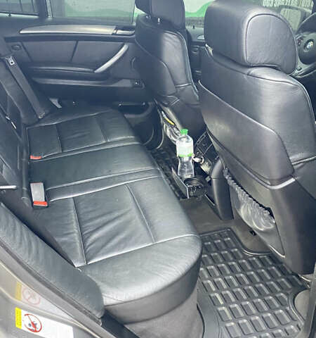 Серый БМВ Х5, объемом двигателя 3 л и пробегом 378 тыс. км за 16000 $, фото 43 на Automoto.ua