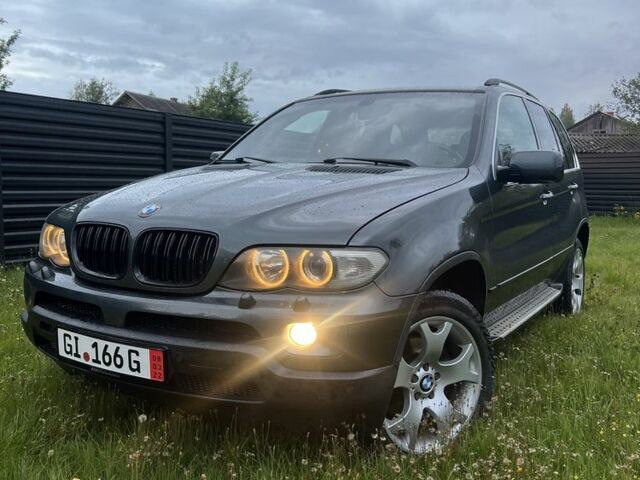 Серый БМВ Х5, объемом двигателя 3 л и пробегом 350 тыс. км за 5800 $, фото 1 на Automoto.ua