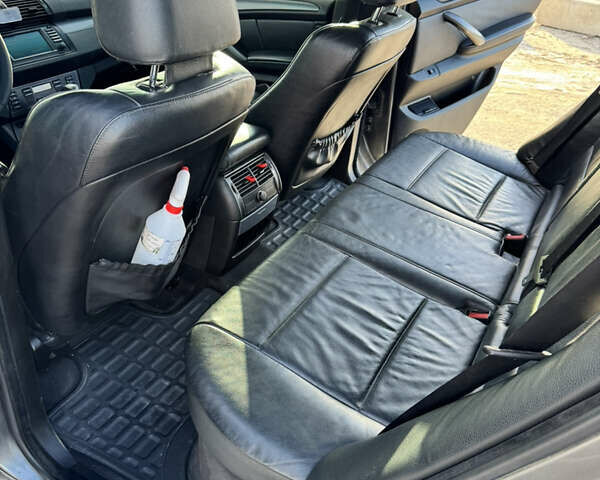Серый БМВ Х5, объемом двигателя 3 л и пробегом 310 тыс. км за 12100 $, фото 15 на Automoto.ua