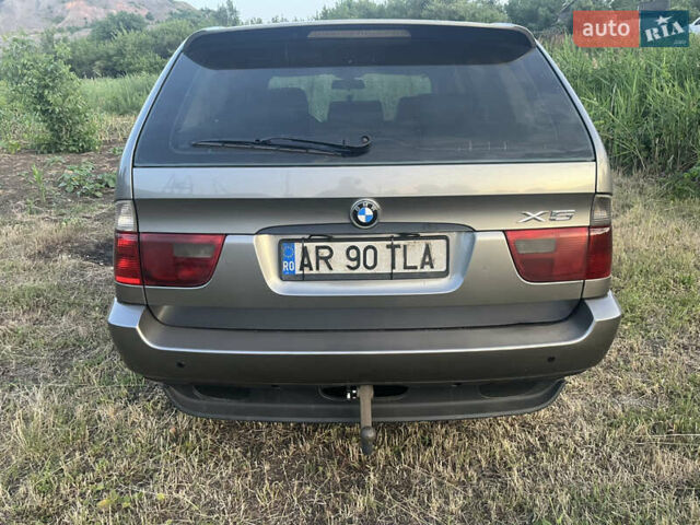 Серый БМВ Х5, объемом двигателя 3 л и пробегом 426 тыс. км за 5850 $, фото 2 на Automoto.ua