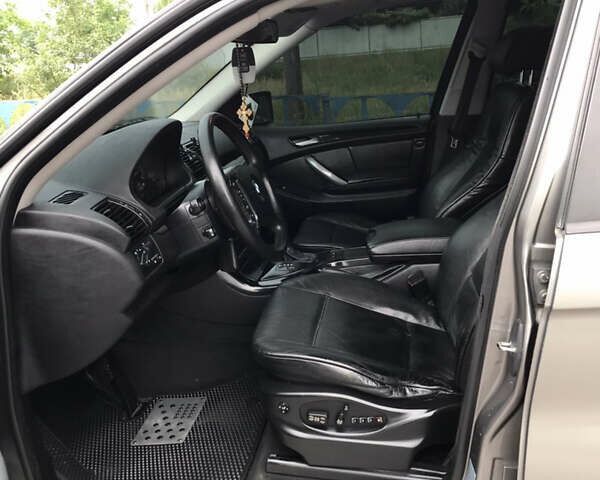 Сірий БМВ Х5, об'ємом двигуна 3 л та пробігом 355 тис. км за 11800 $, фото 25 на Automoto.ua