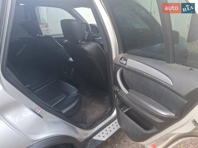 Серый БМВ Х5, объемом двигателя 3 л и пробегом 252 тыс. км за 12800 $, фото 8 на Automoto.ua