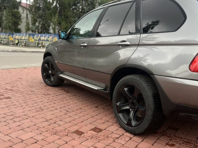 Серый БМВ Х5, объемом двигателя 0 л и пробегом 300 тыс. км за 4499 $, фото 7 на Automoto.ua