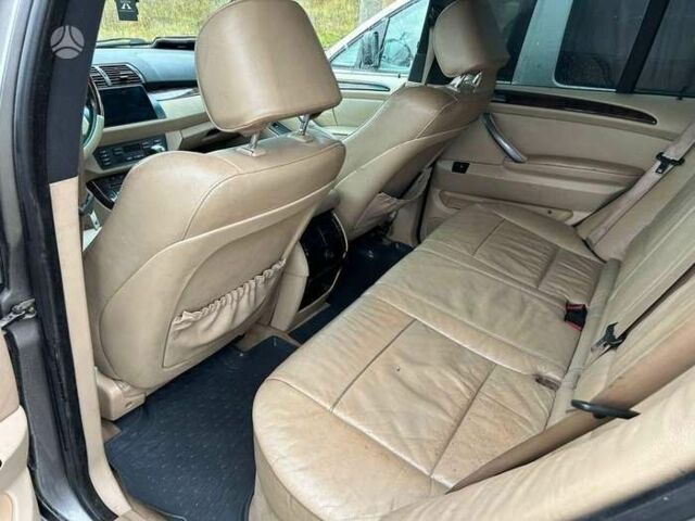 Серый БМВ Х5, объемом двигателя 3 л и пробегом 340 тыс. км за 4642 $, фото 6 на Automoto.ua