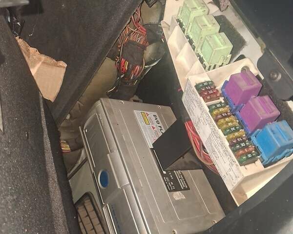 Серый БМВ Х5, объемом двигателя 3 л и пробегом 252 тыс. км за 12800 $, фото 20 на Automoto.ua