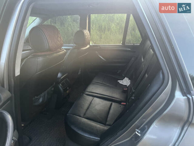 Серый БМВ Х5, объемом двигателя 3 л и пробегом 426 тыс. км за 5850 $, фото 10 на Automoto.ua