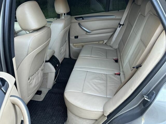 Серый БМВ Х5, объемом двигателя 3 л и пробегом 320 тыс. км за 6800 $, фото 6 на Automoto.ua