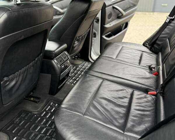 Сірий БМВ Х5, об'ємом двигуна 2.99 л та пробігом 407 тис. км за 9999 $, фото 25 на Automoto.ua
