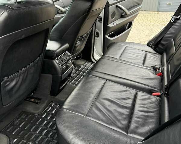Сірий БМВ Х5, об'ємом двигуна 2.99 л та пробігом 407 тис. км за 9999 $, фото 19 на Automoto.ua