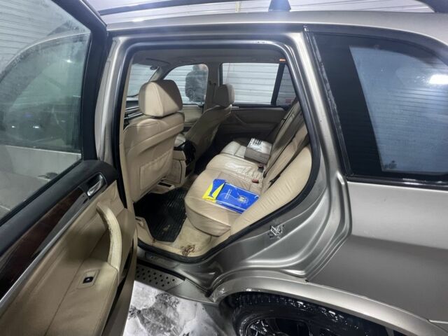 Серый БМВ Х5, объемом двигателя 0 л и пробегом 320 тыс. км за 4200 $, фото 4 на Automoto.ua