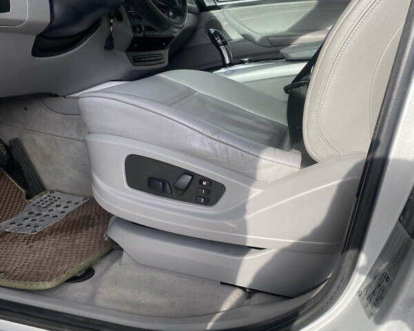 Серый БМВ Х5, объемом двигателя 3 л и пробегом 348 тыс. км за 16800 $, фото 34 на Automoto.ua