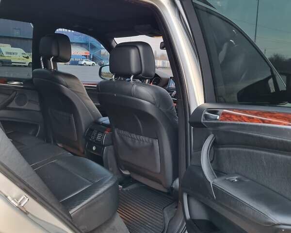 Серый БМВ Х5, объемом двигателя 3 л и пробегом 290 тыс. км за 19999 $, фото 34 на Automoto.ua