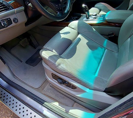 Серый БМВ Х5, объемом двигателя 3 л и пробегом 250 тыс. км за 12500 $, фото 6 на Automoto.ua