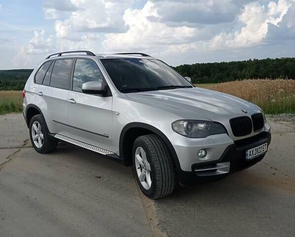 Серый БМВ Х5, объемом двигателя 3 л и пробегом 400 тыс. км за 11400 $, фото 16 на Automoto.ua