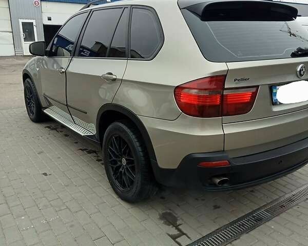 Серый БМВ Х5, объемом двигателя 3 л и пробегом 450 тыс. км за 12500 $, фото 7 на Automoto.ua
