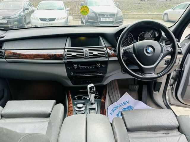 Сірий БМВ Х5, об'ємом двигуна 3 л та пробігом 290 тис. км за 5825 $, фото 3 на Automoto.ua