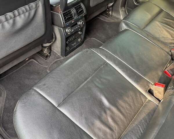 Серый БМВ Х5, объемом двигателя 3 л и пробегом 275 тыс. км за 10000 $, фото 8 на Automoto.ua