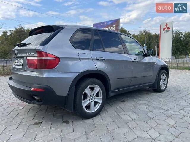 Серый БМВ Х5, объемом двигателя 3 л и пробегом 273 тыс. км за 10900 $, фото 4 на Automoto.ua