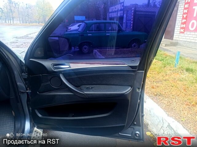 Серый БМВ Х5, объемом двигателя 4.8 л и пробегом 290 тыс. км за 12900 $, фото 3 на Automoto.ua