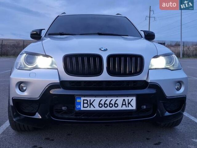 Серый БМВ Х5, объемом двигателя 3 л и пробегом 290 тыс. км за 19999 $, фото 21 на Automoto.ua