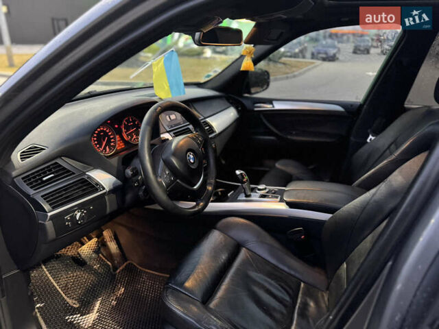 Серый БМВ Х5, объемом двигателя 3 л и пробегом 301 тыс. км за 12400 $, фото 7 на Automoto.ua