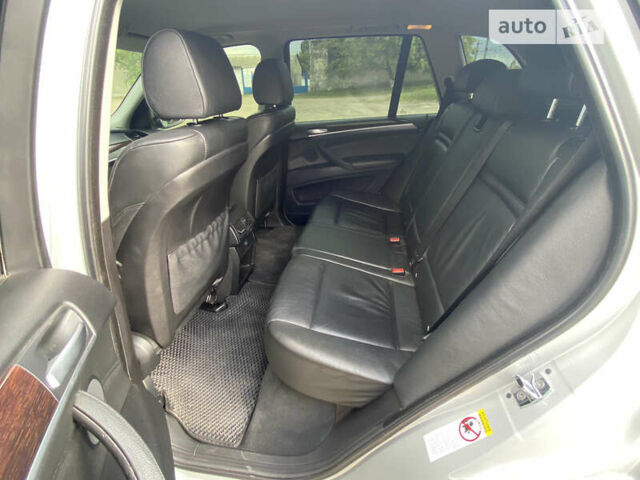 Серый БМВ Х5, объемом двигателя 3 л и пробегом 237 тыс. км за 13700 $, фото 25 на Automoto.ua