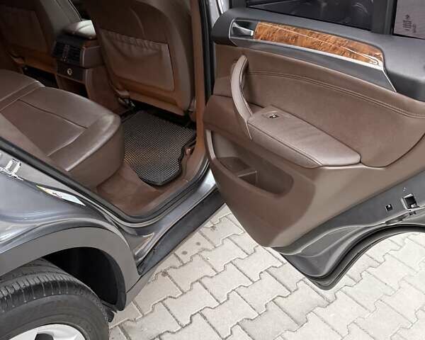 БМВ Х5 2007 в Ровно на Automoto.ua Серый БМВ Х5, объемом двигателя 2.99 л и пробегом 262 тыс. км за 14999 $, фото 33 на Automoto.ua