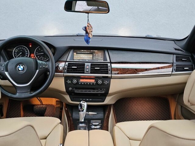 БМВ Х5 2007 в Хусте на Automoto.ua Серый БМВ Х5, объемом двигателя 3 л и пробегом 291 тыс. км за 12700 $, фото 12 на Automoto.ua