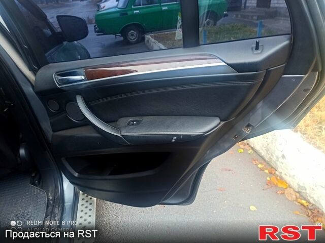 Серый БМВ Х5, объемом двигателя 4.8 л и пробегом 290 тыс. км за 12900 $, фото 4 на Automoto.ua