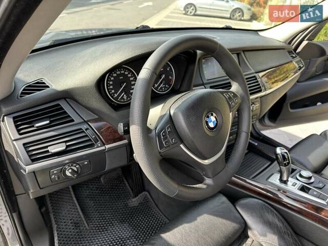 Серый БМВ Х5, объемом двигателя 3 л и пробегом 307 тыс. км за 15900 $, фото 17 на Automoto.ua