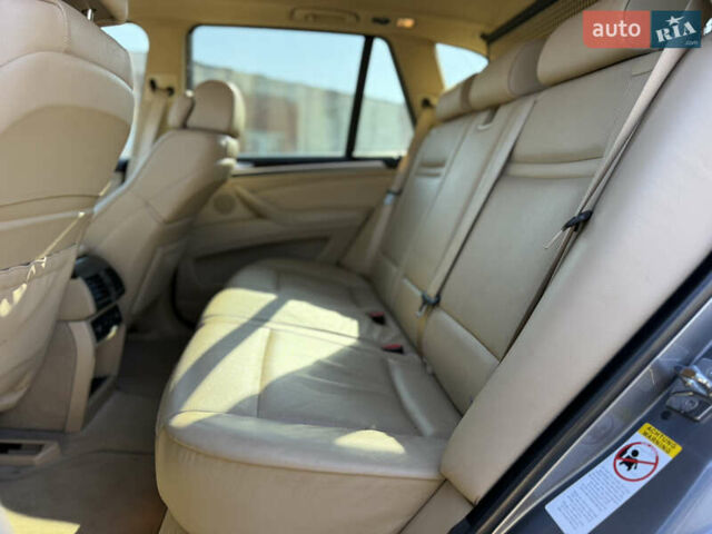 Серый БМВ Х5, объемом двигателя 4.8 л и пробегом 169 тыс. км за 11500 $, фото 11 на Automoto.ua