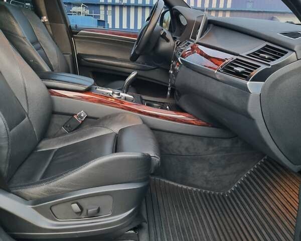 Серый БМВ Х5, объемом двигателя 3 л и пробегом 290 тыс. км за 19999 $, фото 36 на Automoto.ua