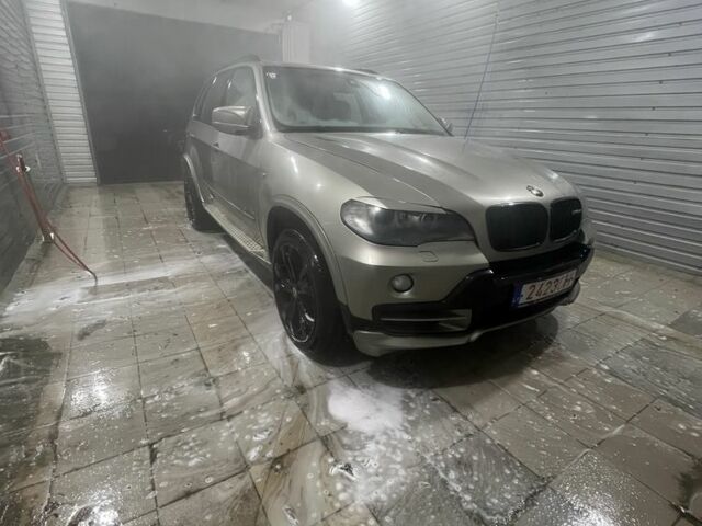 Серый БМВ Х5, объемом двигателя 0 л и пробегом 320 тыс. км за 4200 $, фото 3 на Automoto.ua