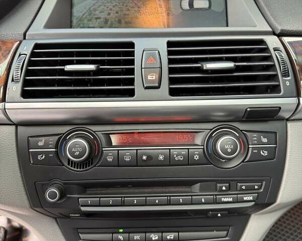 Сірий БМВ Х5, об'ємом двигуна 3 л та пробігом 160 тис. км за 12500 $, фото 15 на Automoto.ua