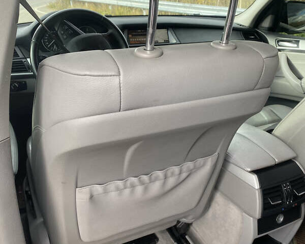 Серый БМВ Х5, объемом двигателя 3 л и пробегом 348 тыс. км за 16800 $, фото 23 на Automoto.ua