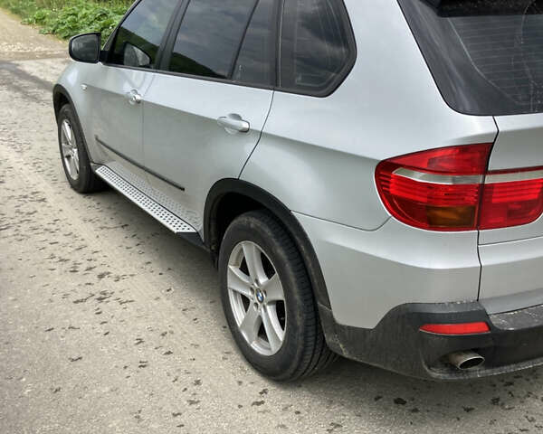 Серый БМВ Х5, объемом двигателя 3 л и пробегом 348 тыс. км за 16800 $, фото 55 на Automoto.ua