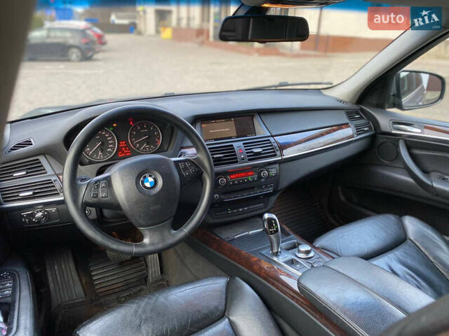 Серый БМВ Х5, объемом двигателя 3 л и пробегом 375 тыс. км за 11200 $, фото 27 на Automoto.ua