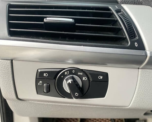 Серый БМВ Х5, объемом двигателя 3 л и пробегом 348 тыс. км за 16800 $, фото 36 на Automoto.ua