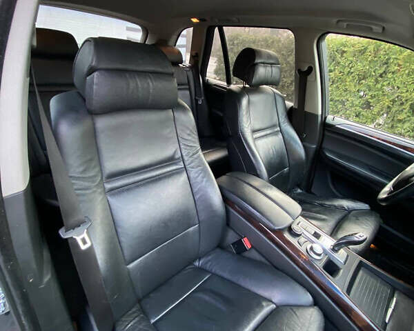 Серый БМВ Х5, объемом двигателя 3 л и пробегом 375 тыс. км за 11200 $, фото 42 на Automoto.ua