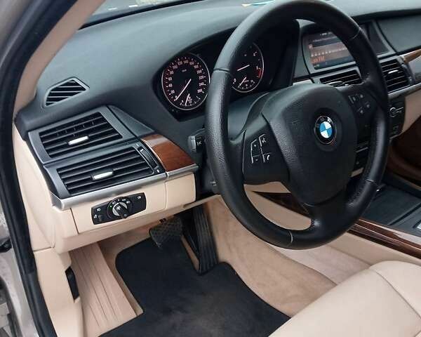Серый БМВ Х5, объемом двигателя 3 л и пробегом 450 тыс. км за 304 $, фото 21 на Automoto.ua
