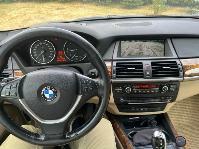 Сірий БМВ Х5, об'ємом двигуна 3 л та пробігом 236 тис. км за 3500 $, фото 2 на Automoto.ua