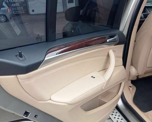 Серый БМВ Х5, объемом двигателя 3 л и пробегом 450 тыс. км за 12500 $, фото 10 на Automoto.ua