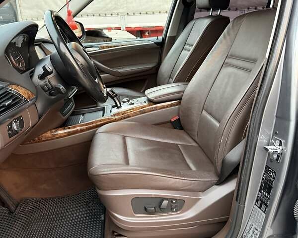 Серый БМВ Х5, объемом двигателя 2.99 л и пробегом 262 тыс. км за 14800 $, фото 25 на Automoto.ua