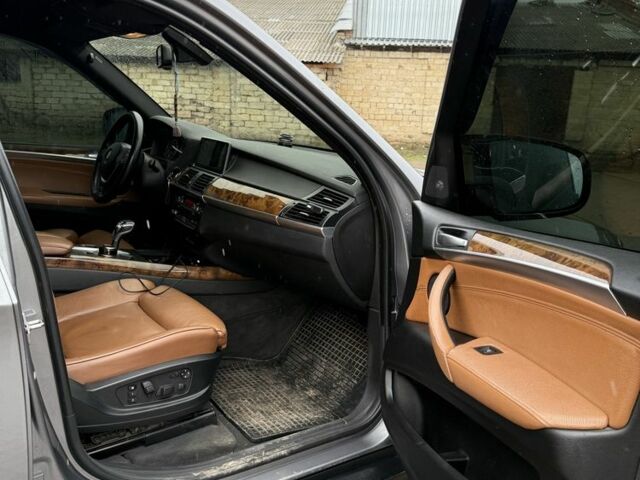 Сірий БМВ Х5, об'ємом двигуна 3 л та пробігом 288 тис. км за 15500 $, фото 9 на Automoto.ua